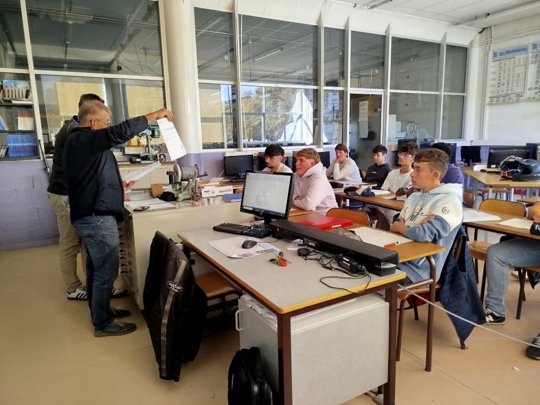 Remise des diplômes intermédiaires